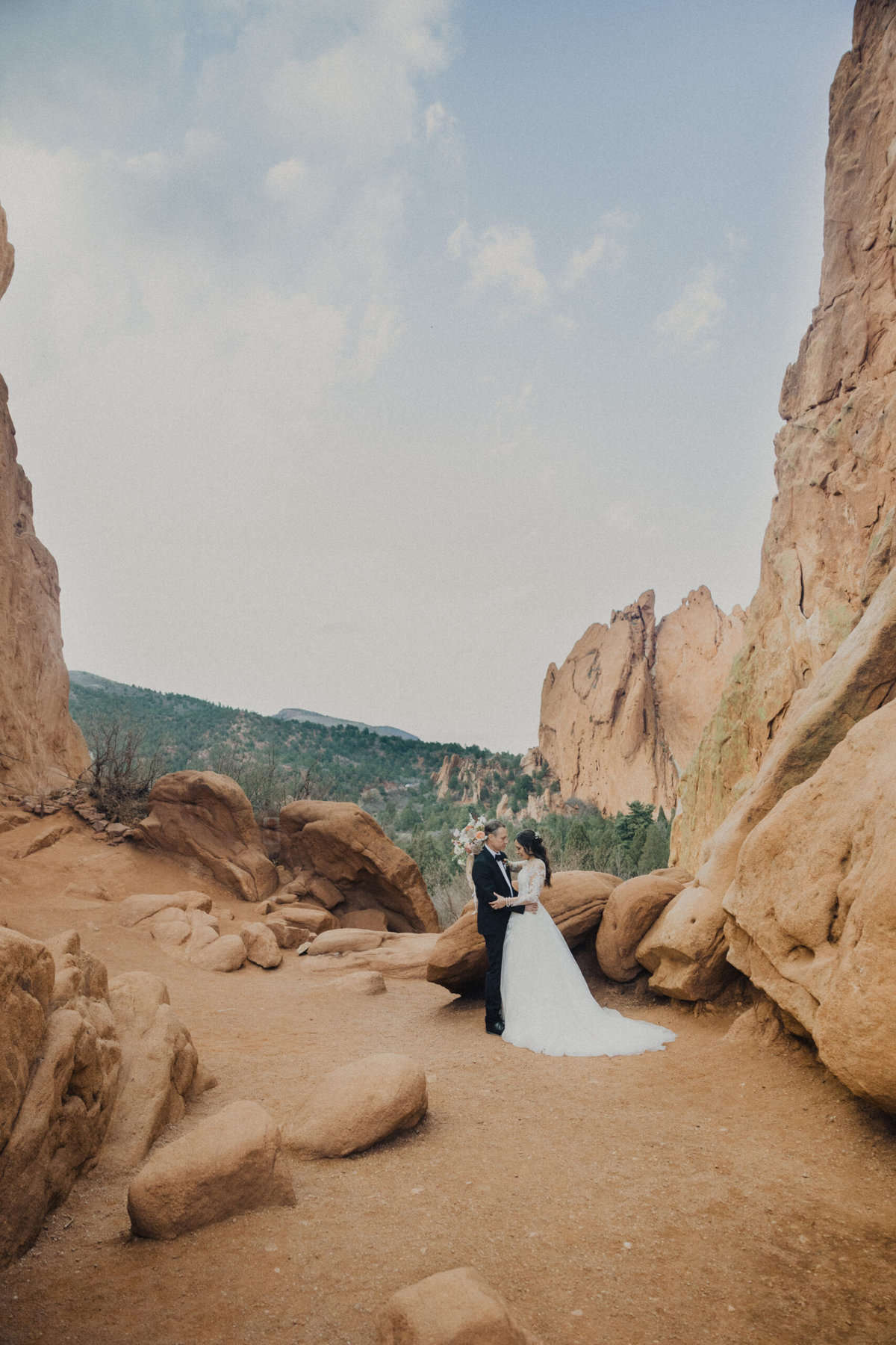 bride and groom at the garden of the gods in colorado
